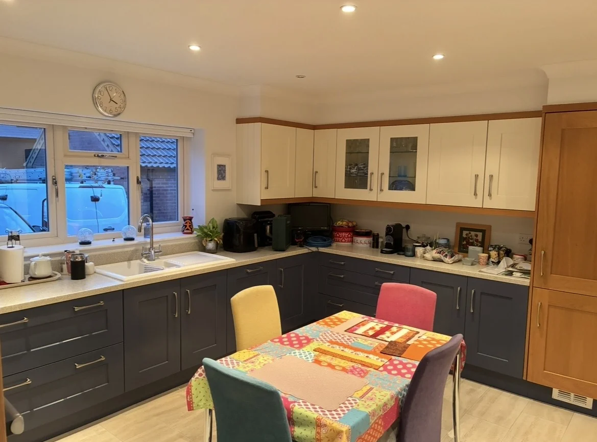 Two-tone kitchen after respray