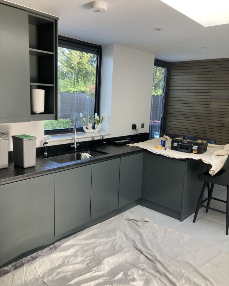 Kitchen before spray 1